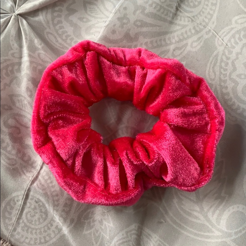 Scrunches - Picture 2 of 3